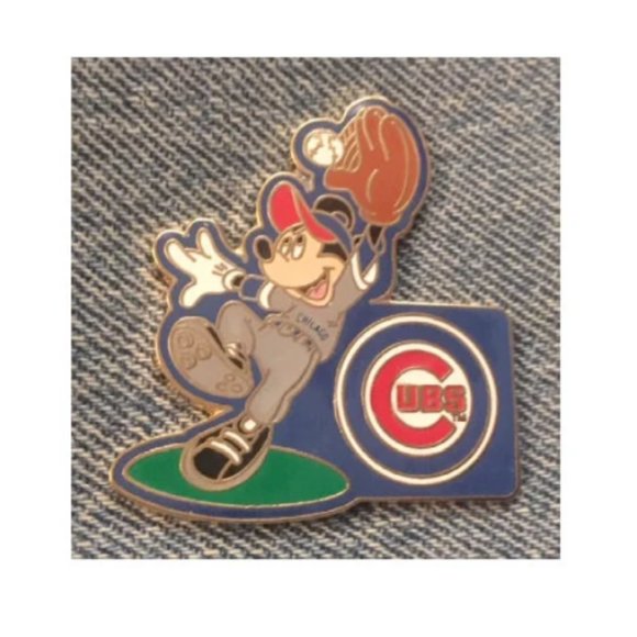 Chicago Cubs Lapel Pin ~ MLB ~ Mickey Mouse ~ Disney ~ Baseball - Picture 1 of 2